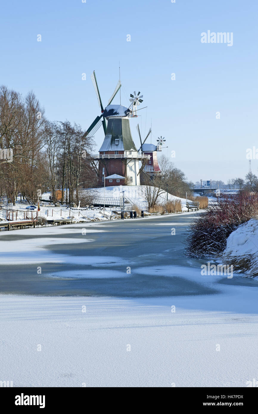 Winterstimmung, Twin Mühlen in Greetsiel, Stockfoto