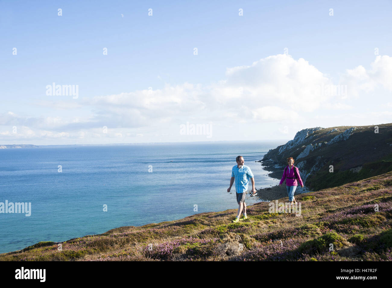 Paar, zu Fuß durch das Meer, Stockfoto