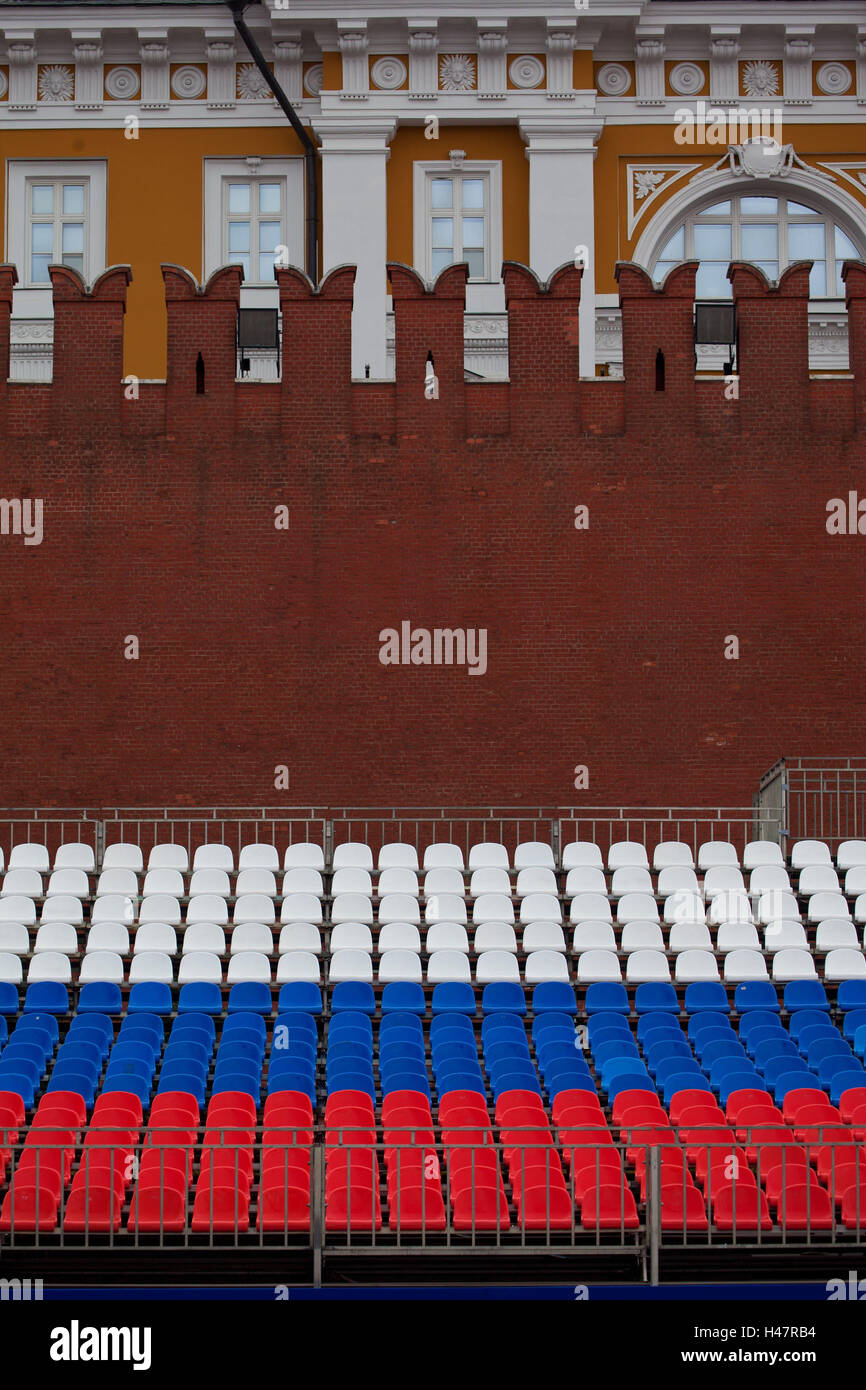 Moskau, Roter Platz, stehen in Nationalfarben für die Siegesfeier am 9. Mai, Stockfoto
