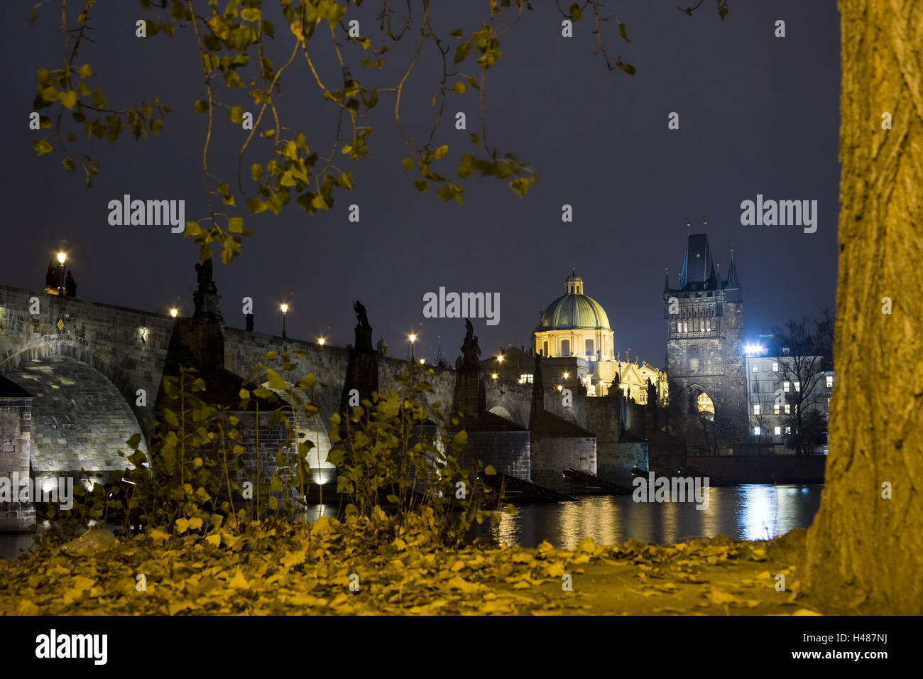 Tschechien, Prag, Karl Brücke, Nacht, Beleuchtung, Stadt, Brücke, Fluss, Moldawien, Bau, Architektur, Stockfoto