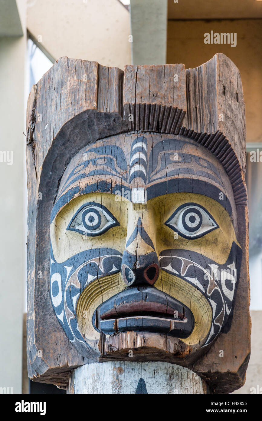 Beängstigend Inuit Totem Gesicht Stockfoto