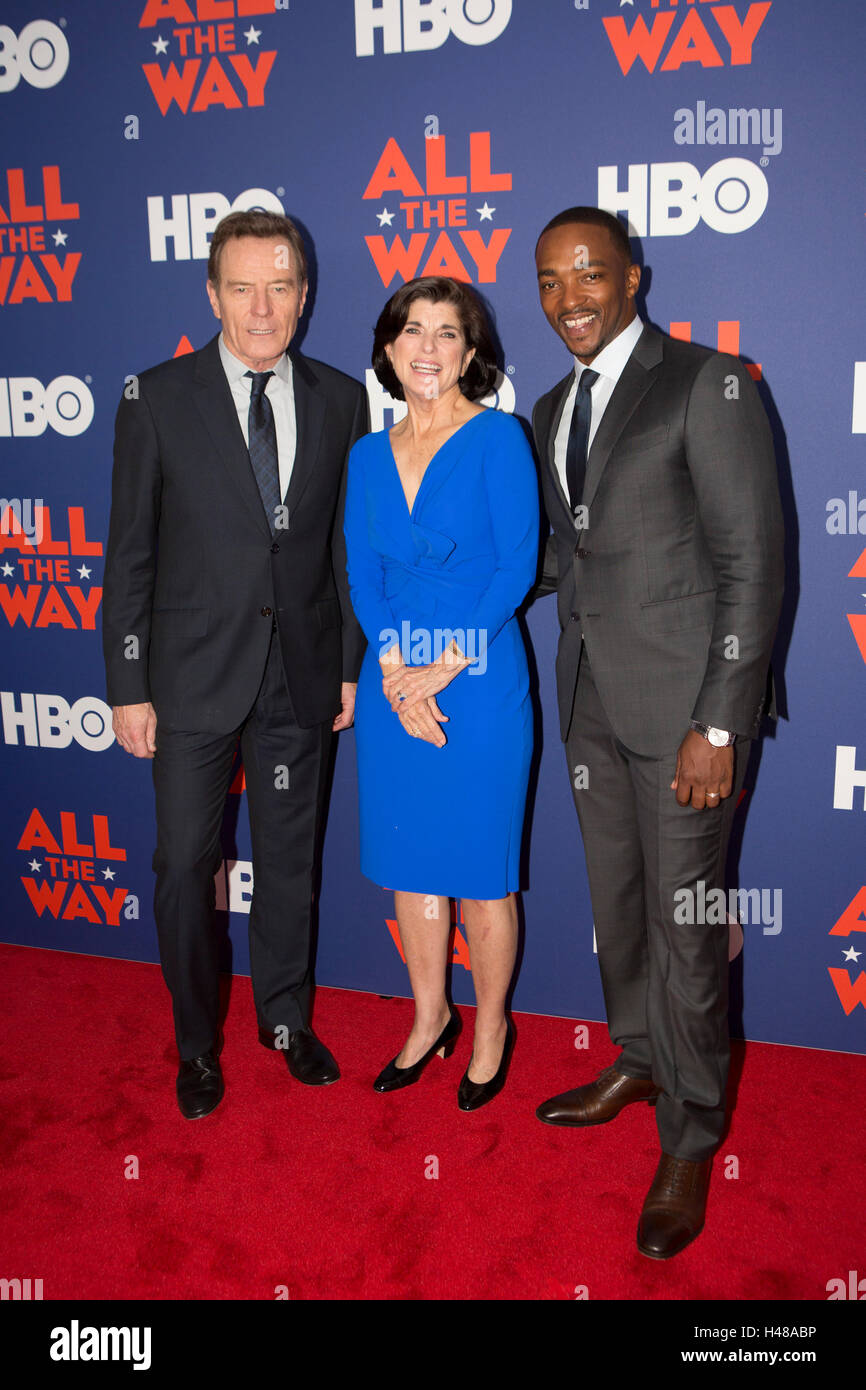 Bryan Cranston, Luci Baines Johnson und Anthony Mackie besuchen die Austin-Premiere von HBO Film ganz auf die LBJ Presidential Library an der University of Texas in Austin, Texas am 11. Mai 2016 Stockfoto