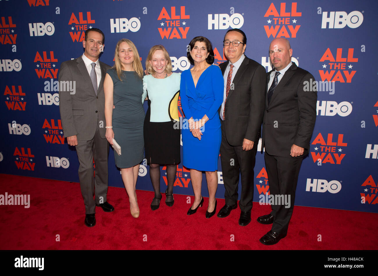 Darryl Frank, Tara Grace, Doris Kearns Goodwin, Luci Baines Johnson, Len Amato und Justin Falvey besuchen die Austin-Premiere von HBO Film ganz auf die LBJ Presidential Library an der University of Texas in Austin, Texas am 11. Mai 2016 Stockfoto