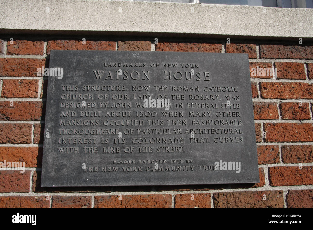 USA, New York City, Manhattan, James Watson House, Details, Informationen an Bord, Nordamerika, Stadt, Ort von Interesse, Ziel, Tourismus, Gebäude, Architektur, alte, Fassade, Backsteinbau, Backsteinfassade, verlassenen, Kirche, Kirche, Heilige Bau, Stockfoto