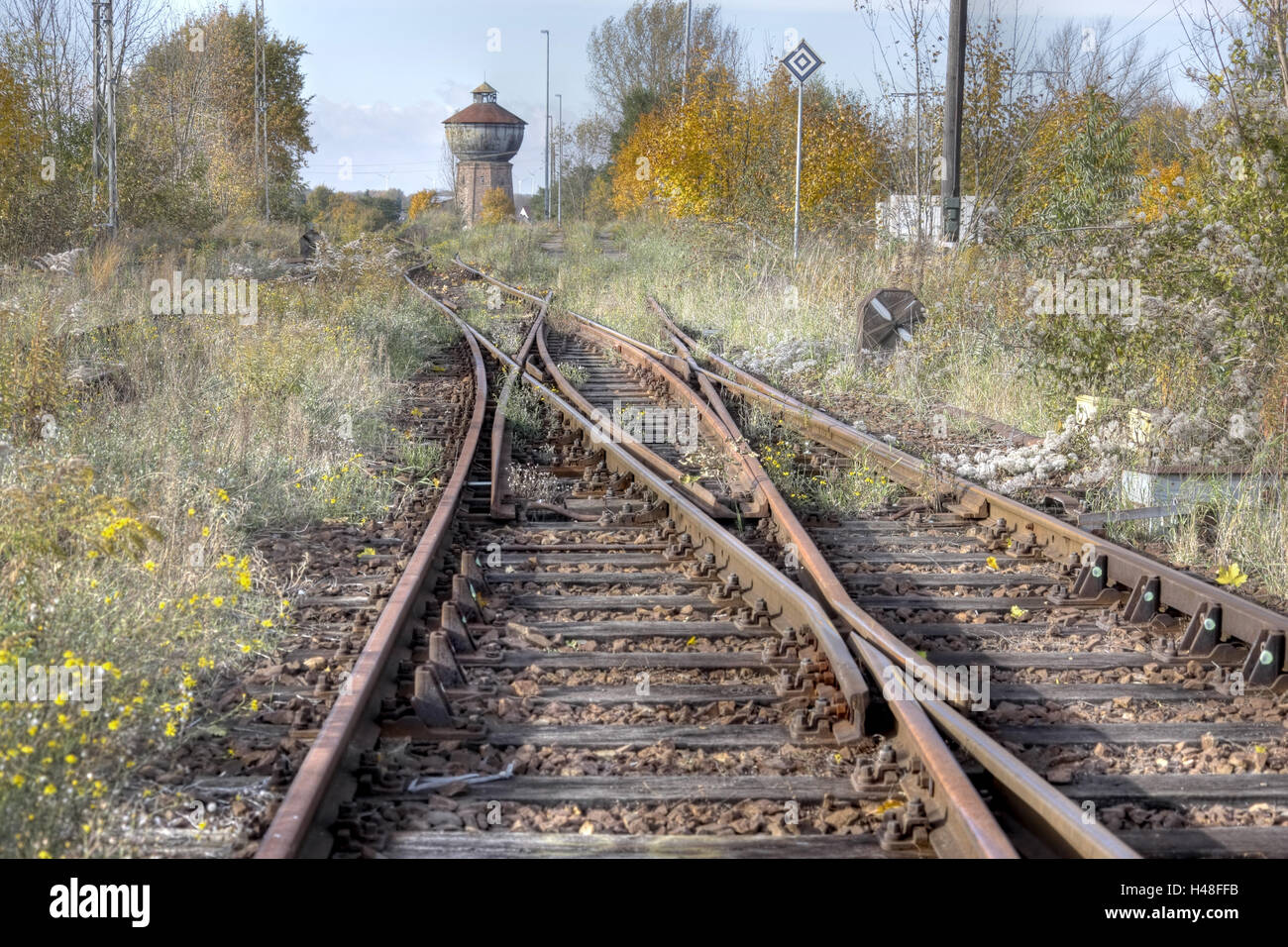 Deutschland, Brandenburg, Frankfurt / Oder, Spuren, Wasserturm, Unkraut, Stockfoto