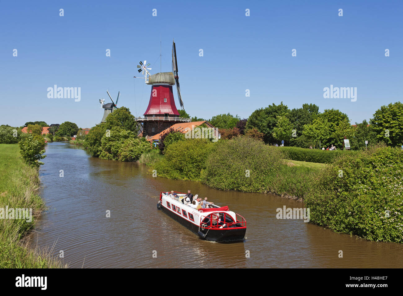 Twin Mühlen in Greetsiel, Stockfoto