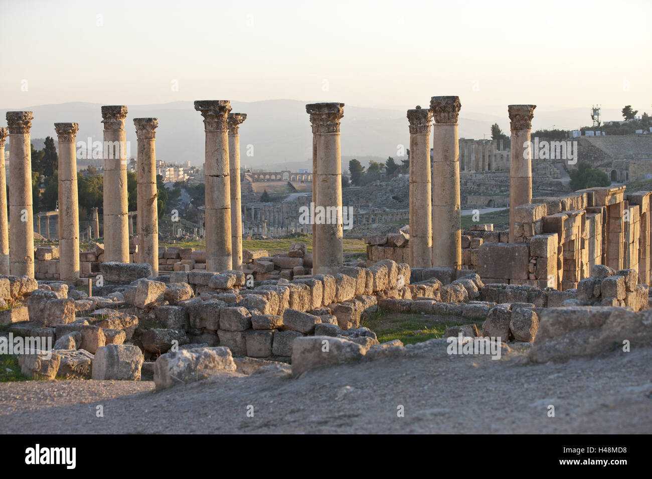 Jordan, antiken Stadt Gerasa, Teil der zehn Gramm Staatsverwaltung, Spalten von der Theodorskirche, Stockfoto