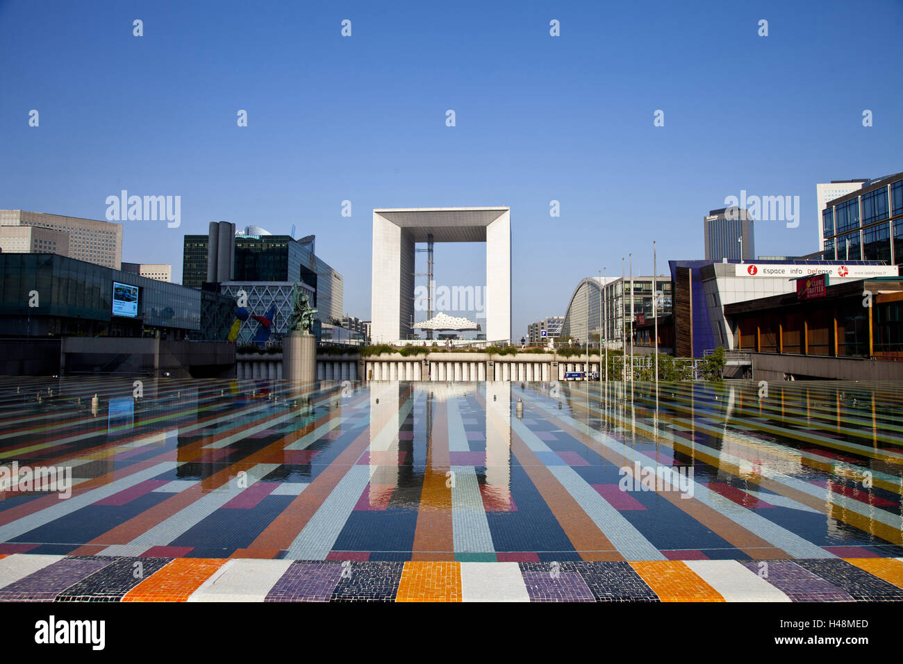 Grande Arche im Viertel La Défense, Paris, Frankreich, Stockfoto