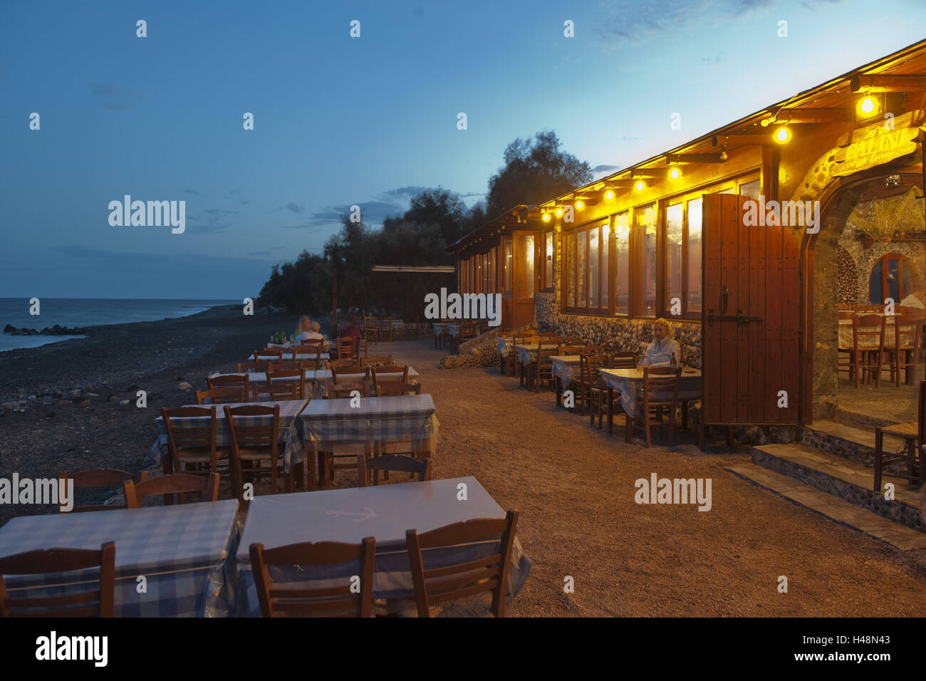 Griechenland, Cyclades, Santorini, mono Lithographien, Restaurant Galini Agia Paraskevi Beach, Stockfoto