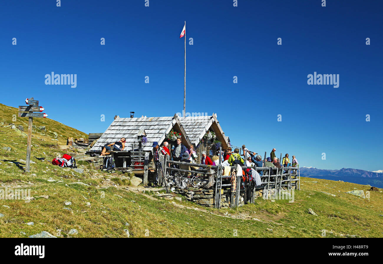 Schusterhütte (Hütte) in das Ultental (Tal), Touristen, Stockfoto