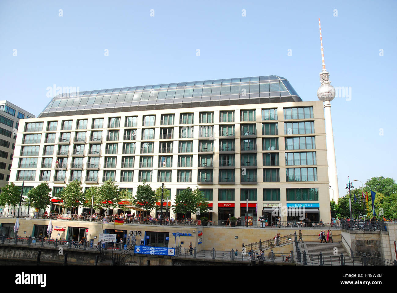 Deutschland, Berlin, Radisson SAS Hotel, Fernsehturm, Hauptstadt, Stadt, Berlin-Mitte, Gebäude, Hotel, Fassade, Museum, Spree-Ufer, DDR Museum, Turm, Unterkunft, Reisen, Ort von Interesse, Stockfoto