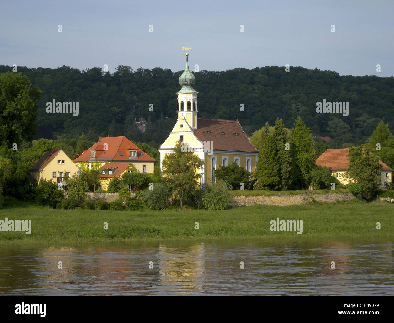 Kirche "Maria im Wasser" auf der Elbe, Hosterwitz, Dresden, Sachsen, Deutschland Stockfoto