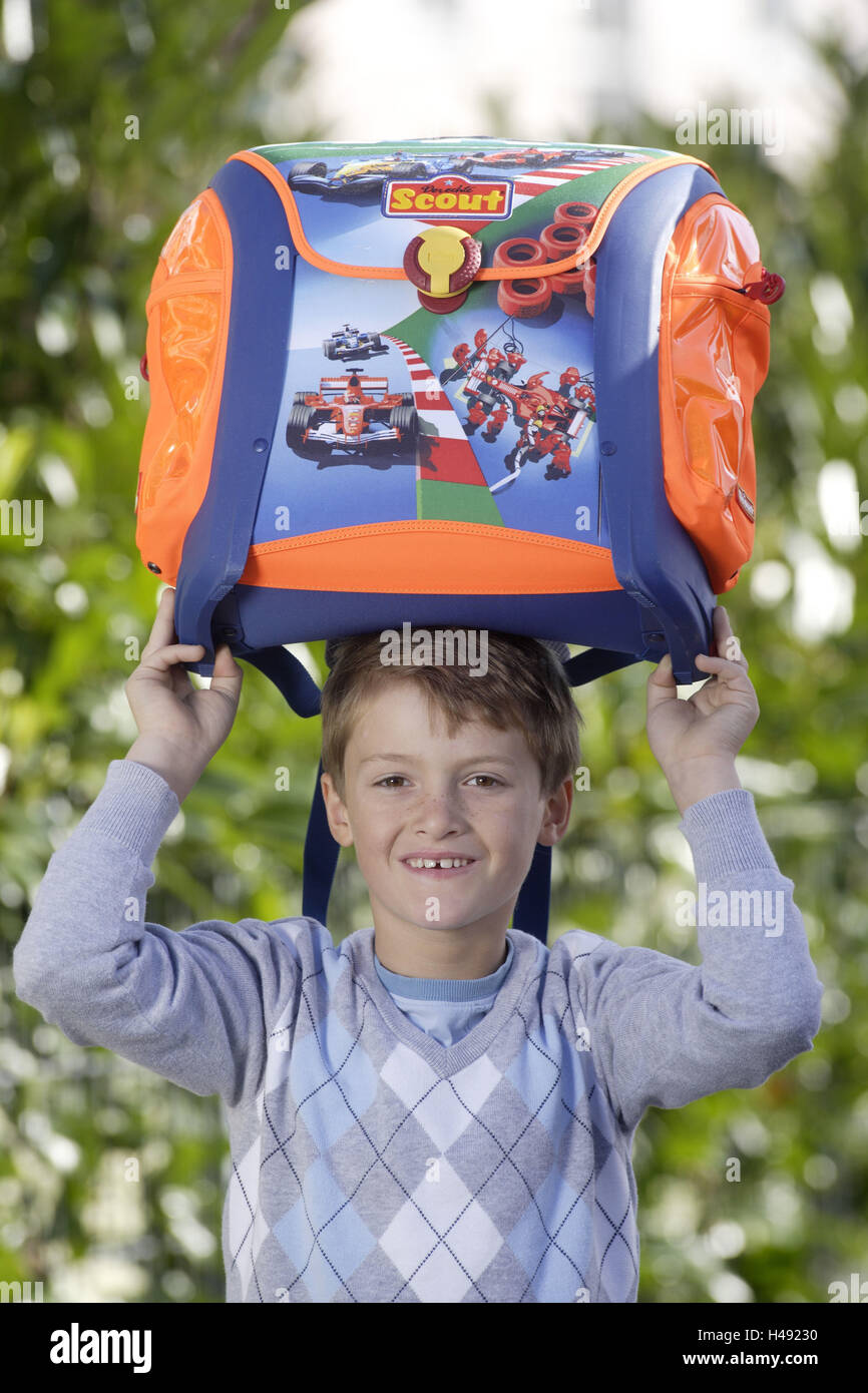 Schultaschen An Haken Hängen Stockfoto und mehr Bilder von Bildung