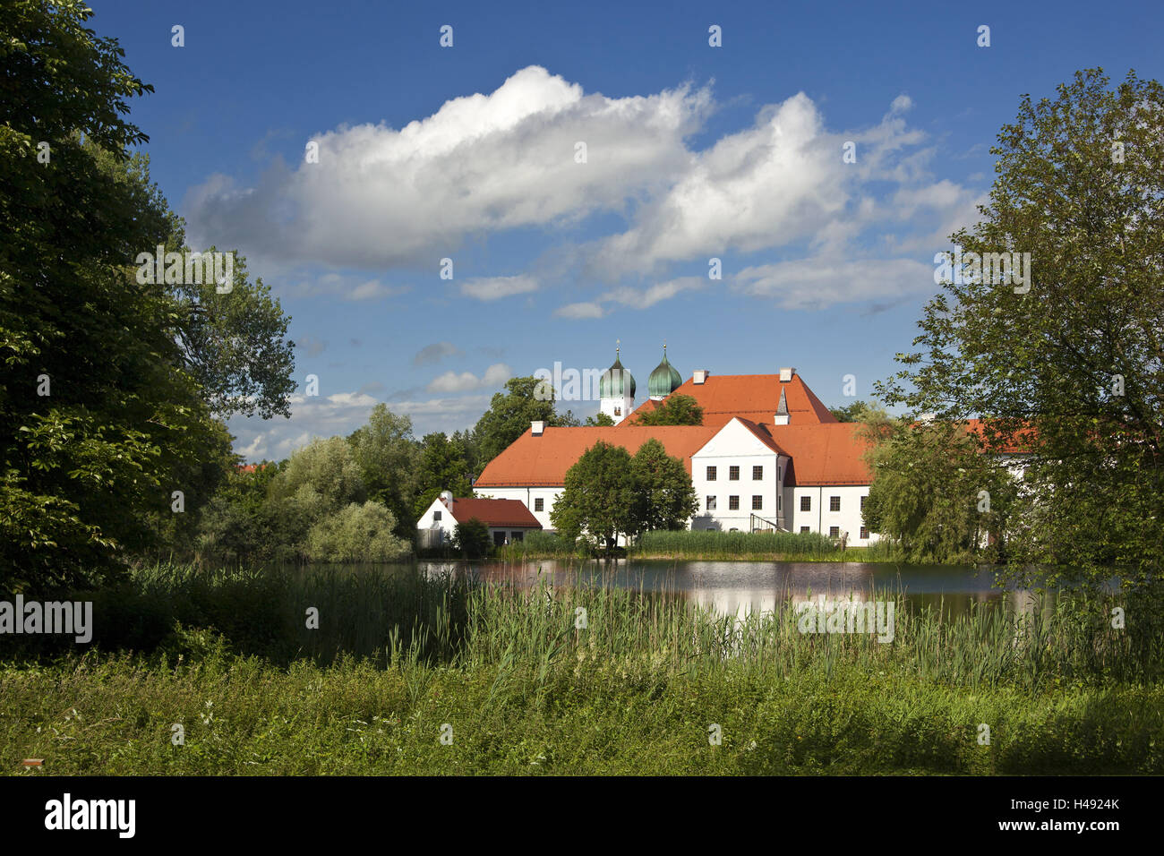 Deutschland, Oberbayern, Kloster, Seeon, Traunstein, Benediktiner Kloster, See, Landschaft, Chiemgau, Architektur, Gebäude, Kloster bauen, Sehenswürdigkeit, Bayern, strukturieren, See Chiemsee, Kultur, Stockfoto