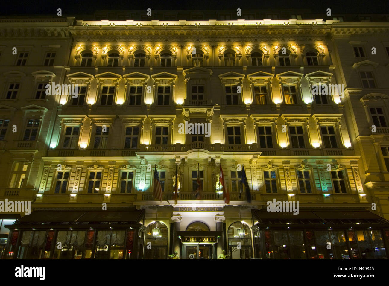 Osterreich Wien Philharmonikerstrasse 4 Hotel Sacher Einer Der Beruhmtesten Wiener 5 Sterne Hotels Stockfotografie Alamy