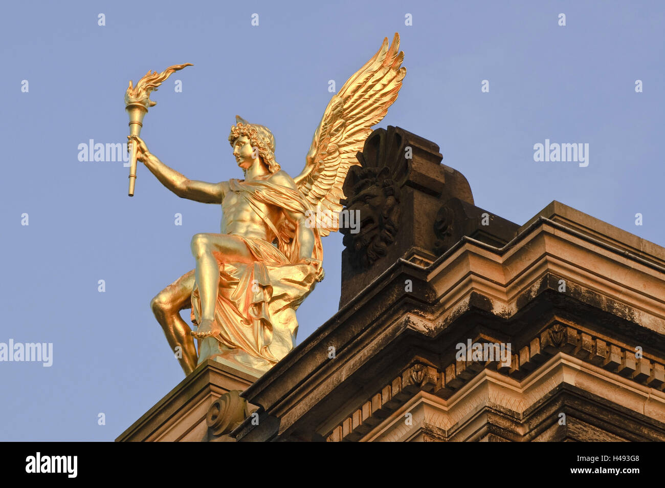 Detailansicht der Akademie der Künste, Goldener Engel, Dresden, Sachsen, Deutschland Stockfoto
