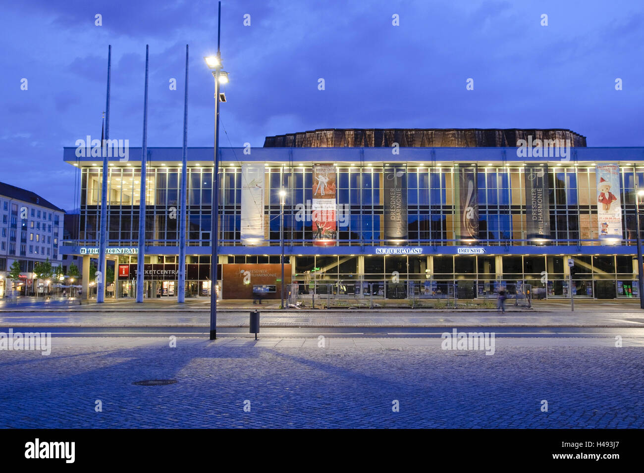 Kulturpalast, Dämmerung, Dresden, Sachsen, Deutschland Stockfoto
