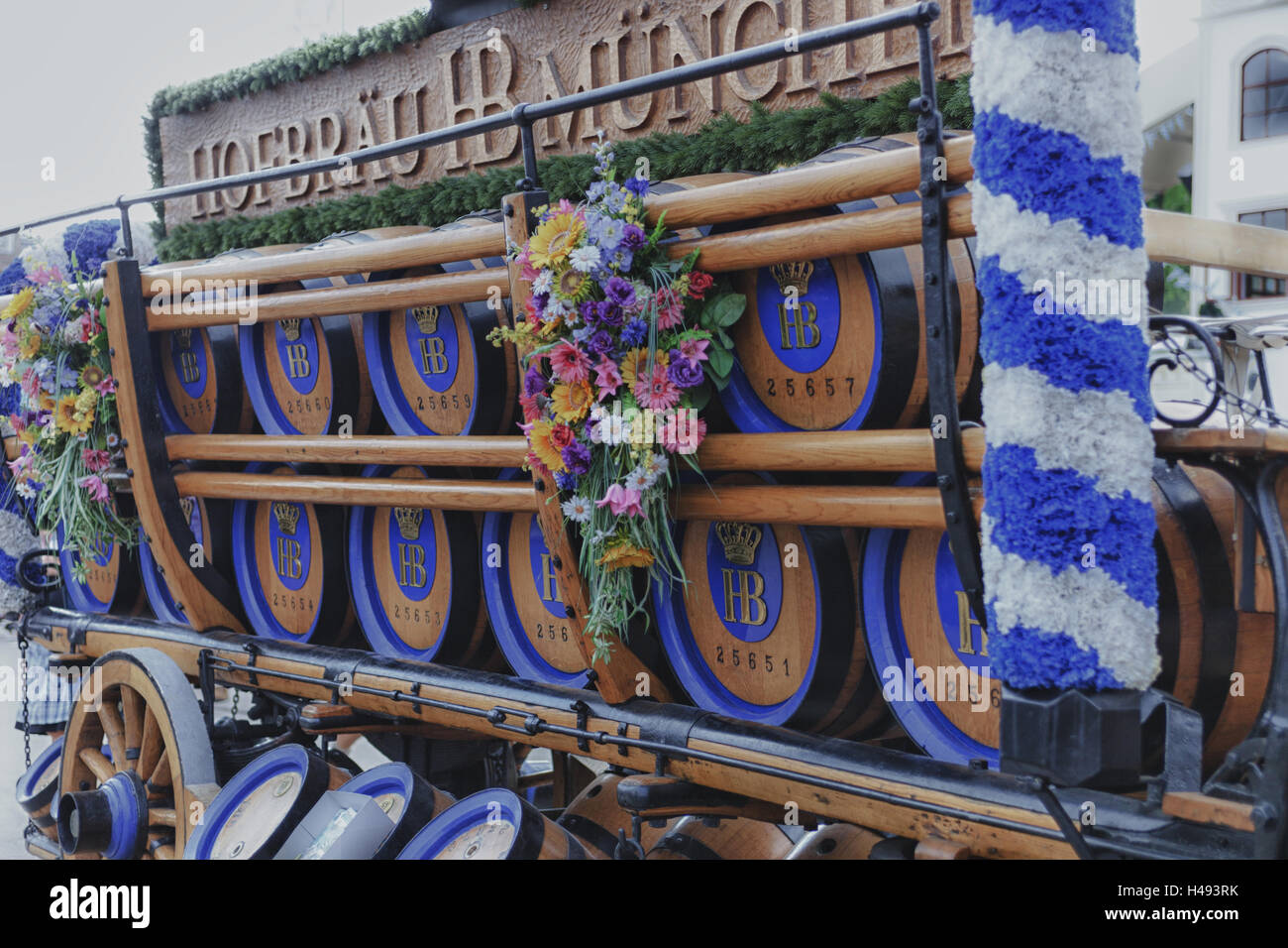 Bier-Fahrzeug auf dem Oktoberfest in München, Stockfoto