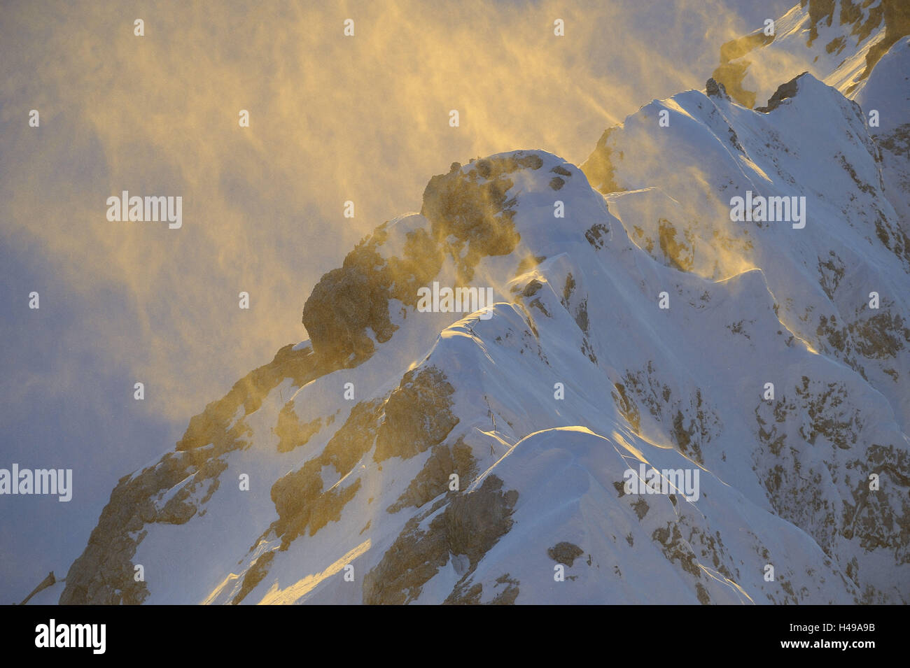 Deutschland, Bayern, Zugspitze, Winter, Schnee, Berge, Sonnenlicht, Wind, Stockfoto