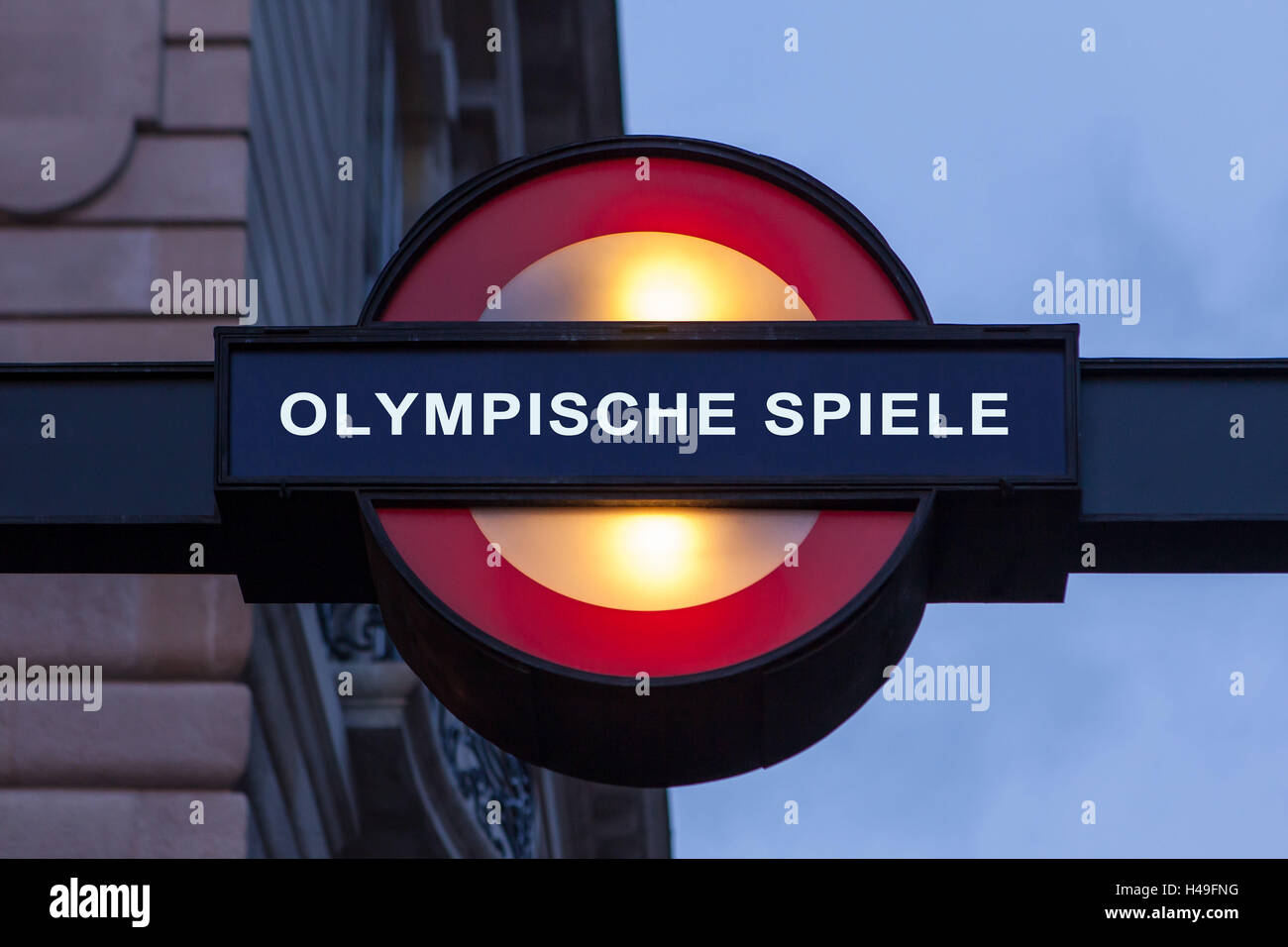 UK, London, unterirdische Zeichen, label Olympia, Olympische Spiele, Stockfoto