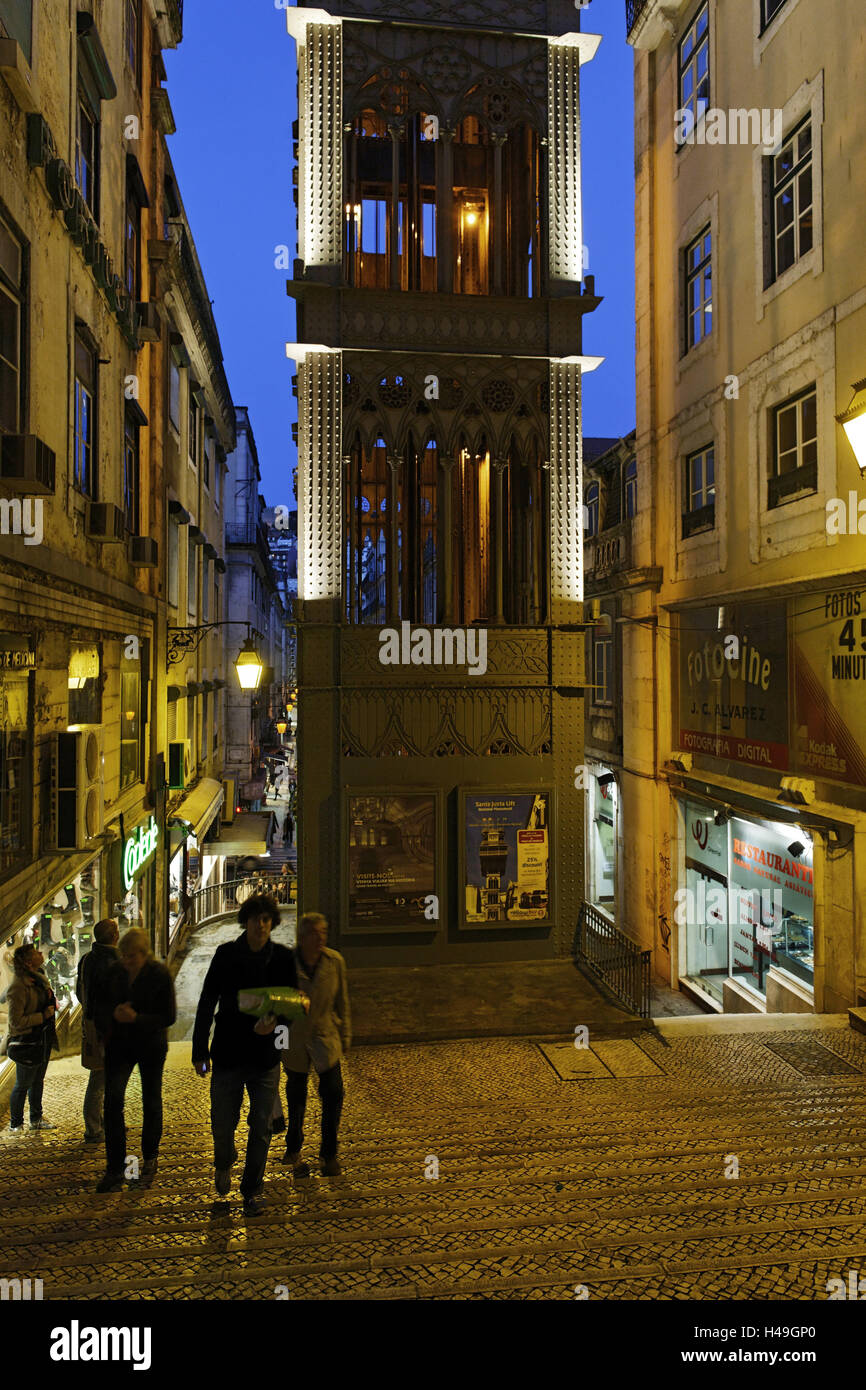 Aufzug de Santa Justa, Dusk, Baixa Quartier, Lissabon, Portugal, Stockfoto