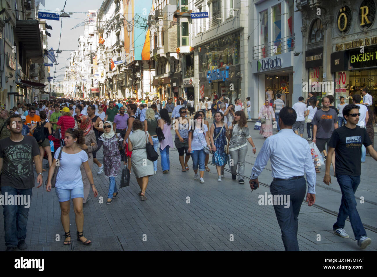 Türkei, Istanbul, Beyoglu, Istiklal Caddesi, Haupteinkaufsstrasse in Taksim, Stockfoto