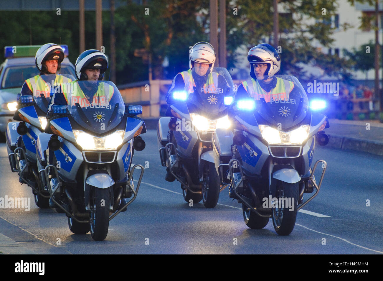 Polizei-Motorräder mit Blaulicht, Dresden, Sachsen, Deutschland, Stockfoto