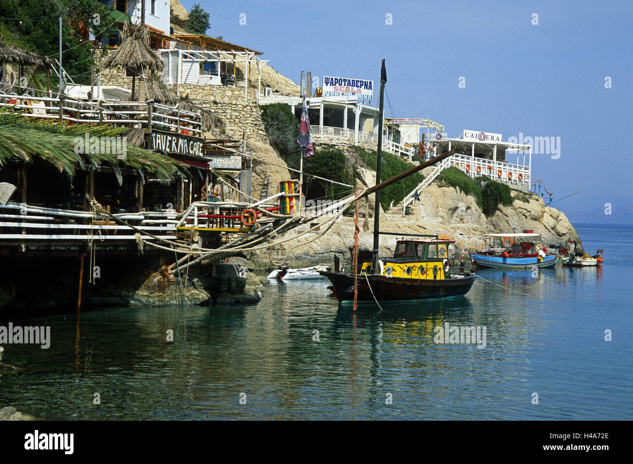 Griechenland, Kreta, Matala, Tavernen, Stiefel, Stockfoto