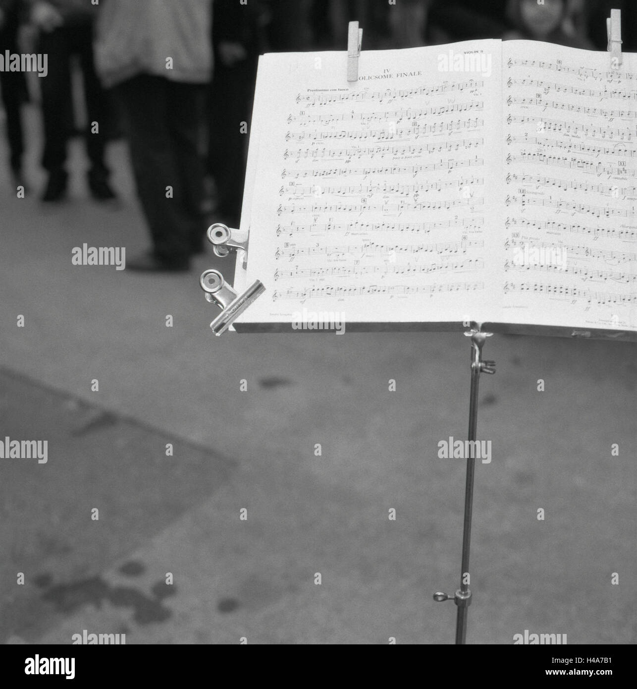 Notenpult, Straße, Nahaufnahme, b / w, Stockfoto