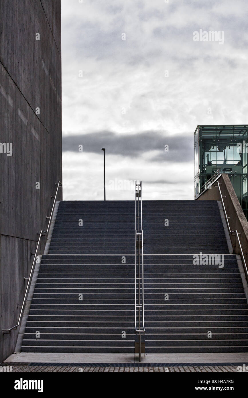 Treppe zur neuen Messe in München Stockfoto