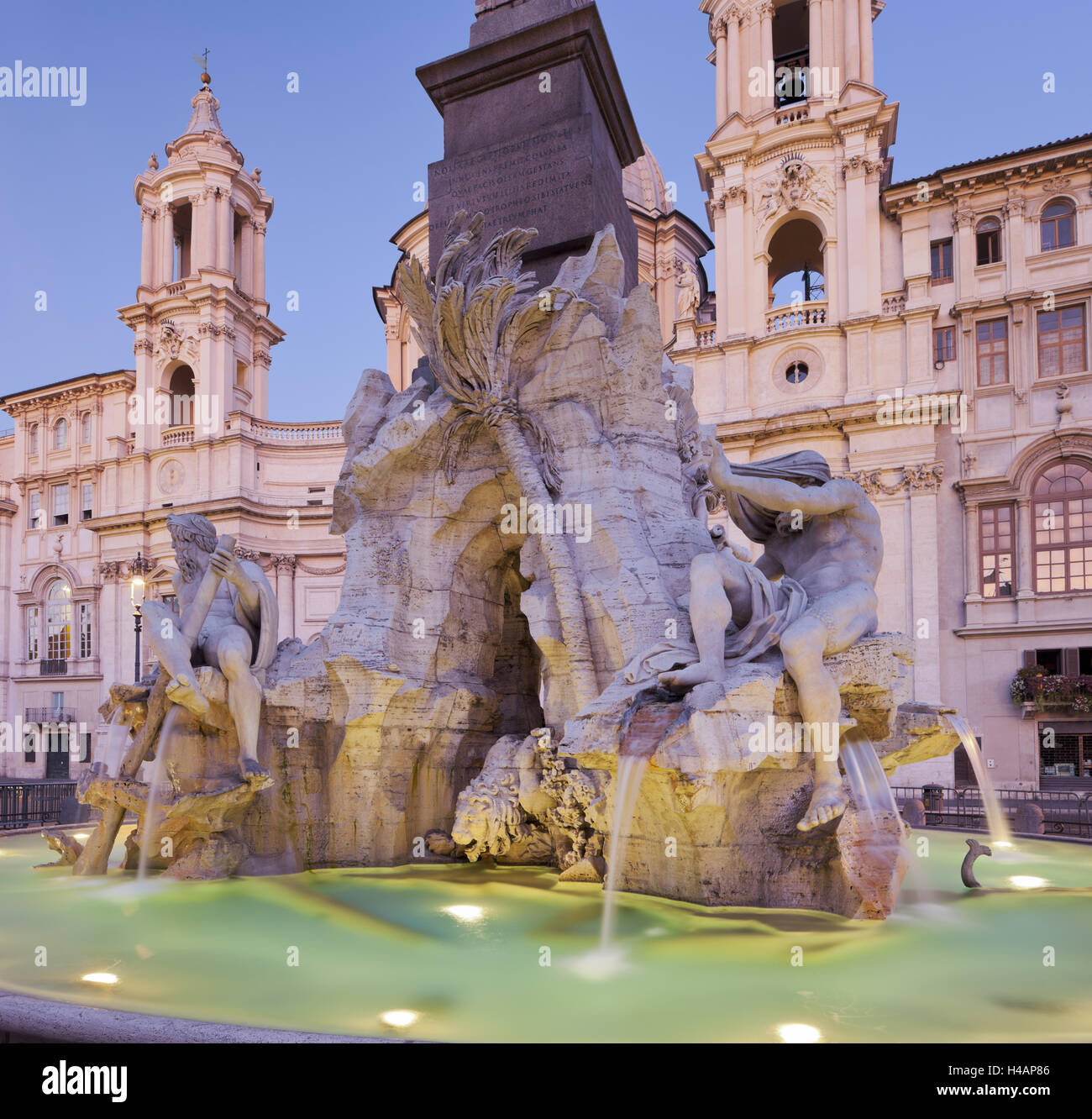 Fontana dei Quattro Fiumi, Sant'Agnese in Agone, Piazza Navona, Rom, Latium, Italien, Stockfoto