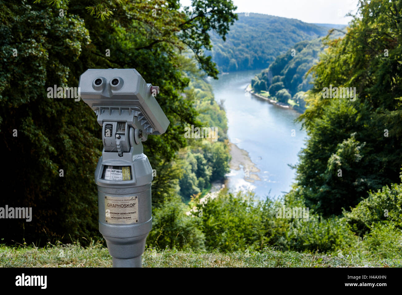 Münz-Viewer mit Blick auf die Donau. Stockfoto