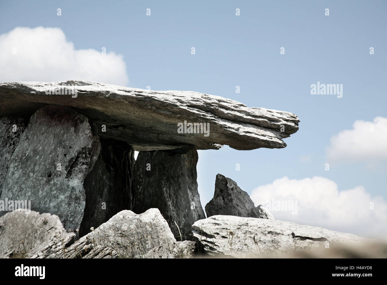 Poulnabrone Dolmen, Burren, County Clare, Jungsteinzeit, Loch der sorgen Stockfoto