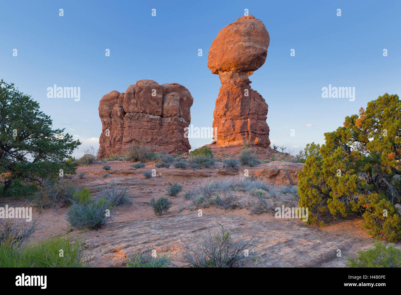 Ausgewogene Rock, Elephant Butte, Arches-Nationalpark, Moab, Utah, USA Stockfoto