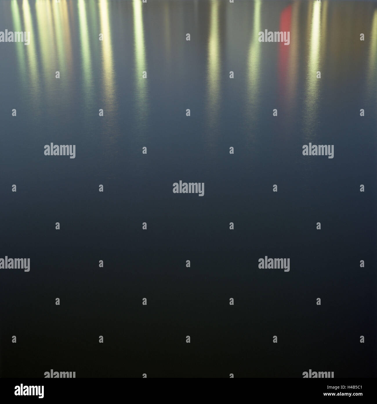 Wasseroberfläche, Licht, Reflexion, Wasser, Nacht, Stockfoto