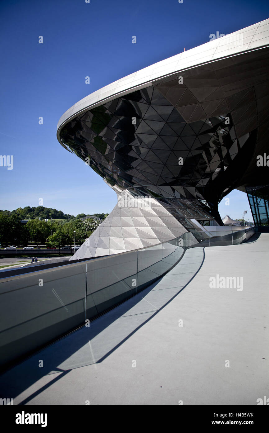 Blick auf das BMW Museum, München, Deutschland, Europa, Stockfoto