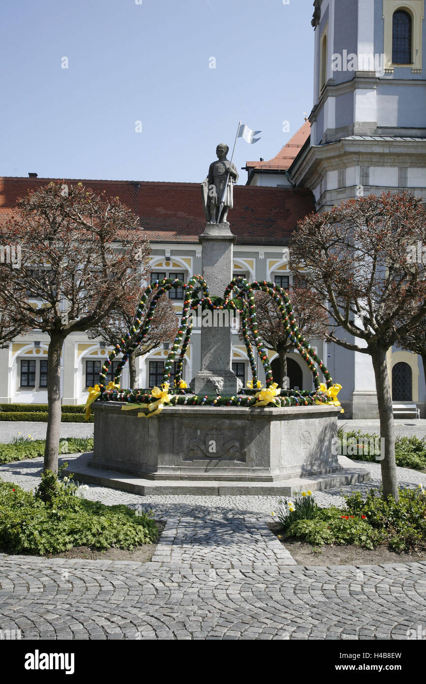 Deutschland, Bayern, Oberfranken, Waldsassen, Brunnen geschmückt, Stockfoto