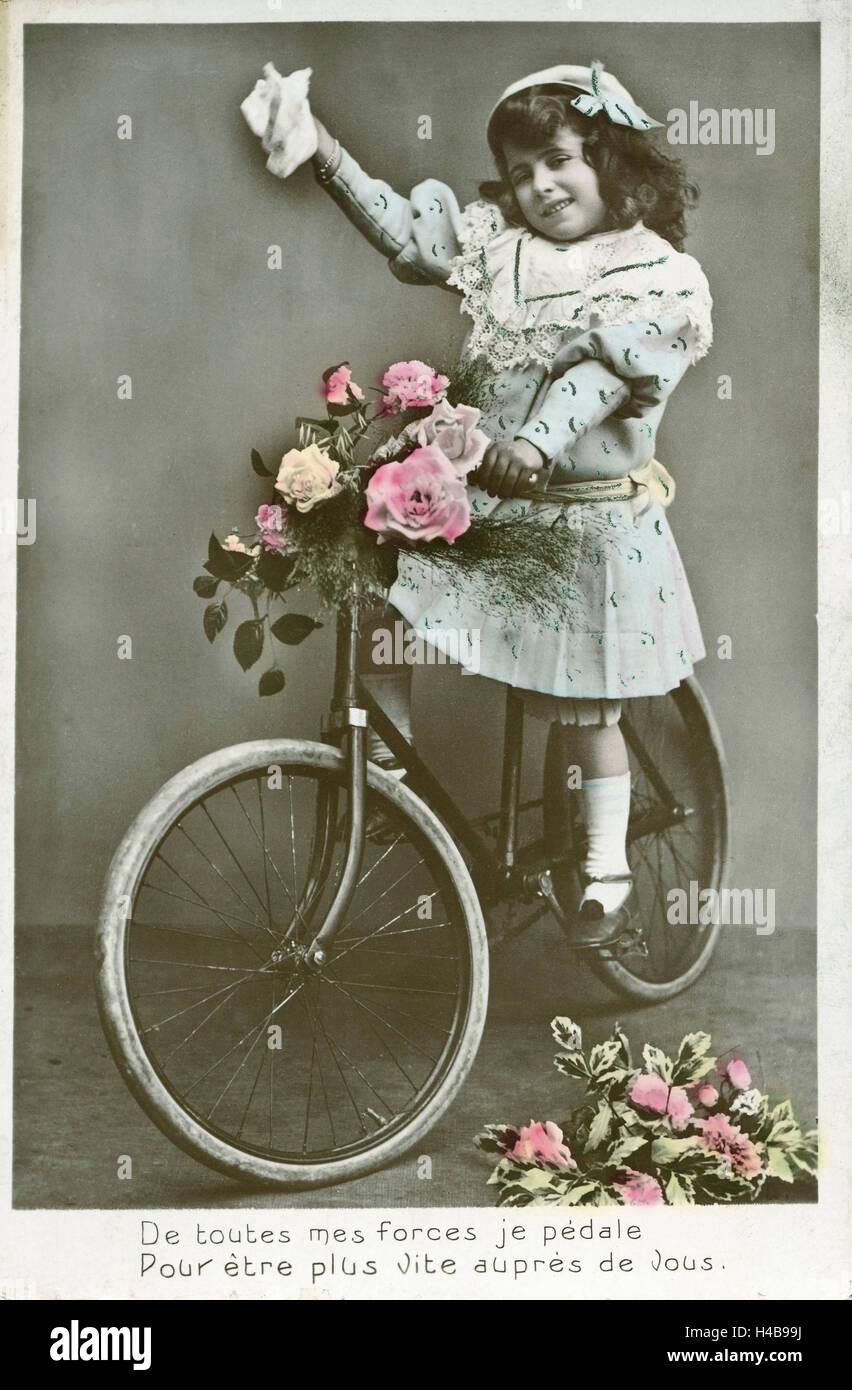 Postkarte, historische, Mädchen auf einem Fahrrad, Blumen, glücklich, sagte, auf Französisch, Stockfoto