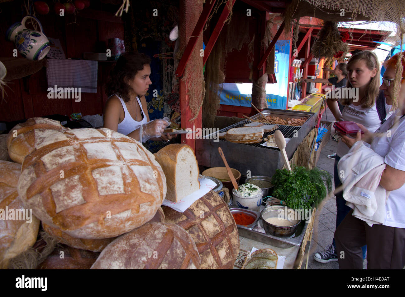 Die jährlichen St. Dominic Messe zieht große Menschenmassen in alte Stadt Danzig. Stockfoto