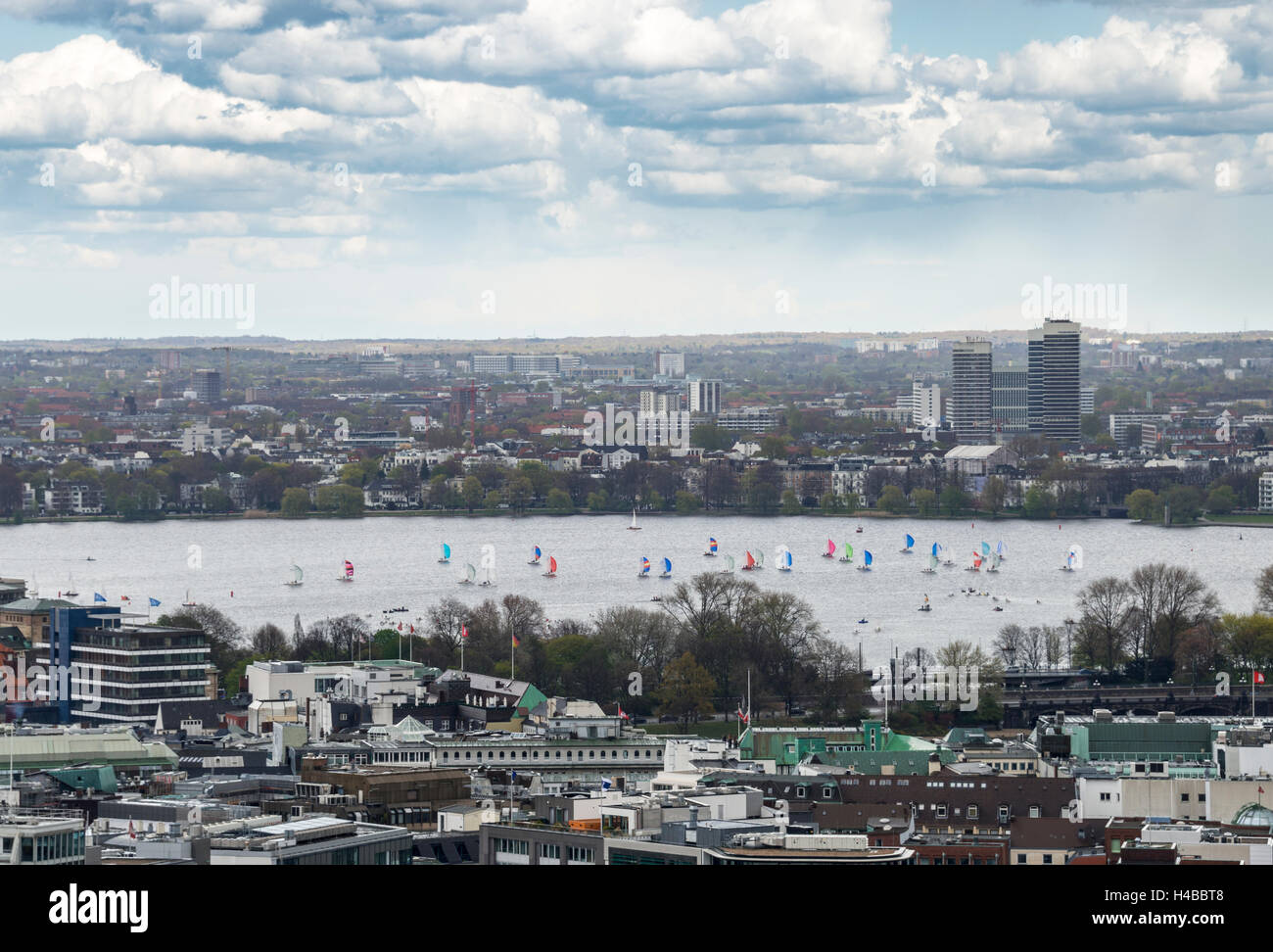 Segelboote, Außenalster, Blick von der Michel, Hamburg, Deutschland Stockfoto