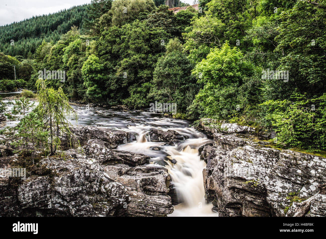 Verlauf eines Flusses in Schottland Stockfoto