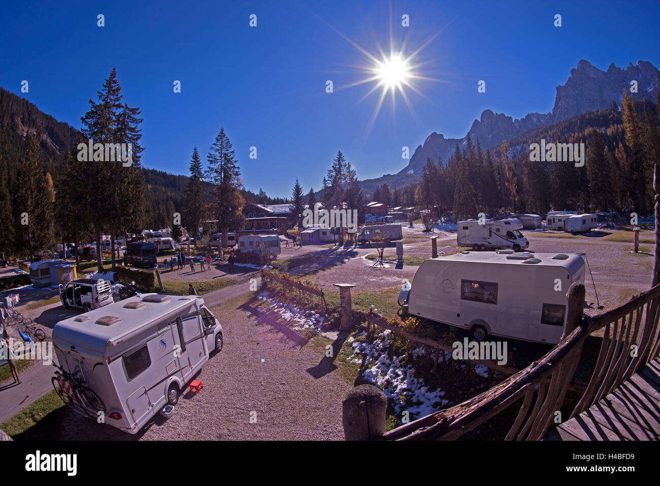 Caravan Park Sexten, Sdtirol, Italien Stockfotografie - Alamy
