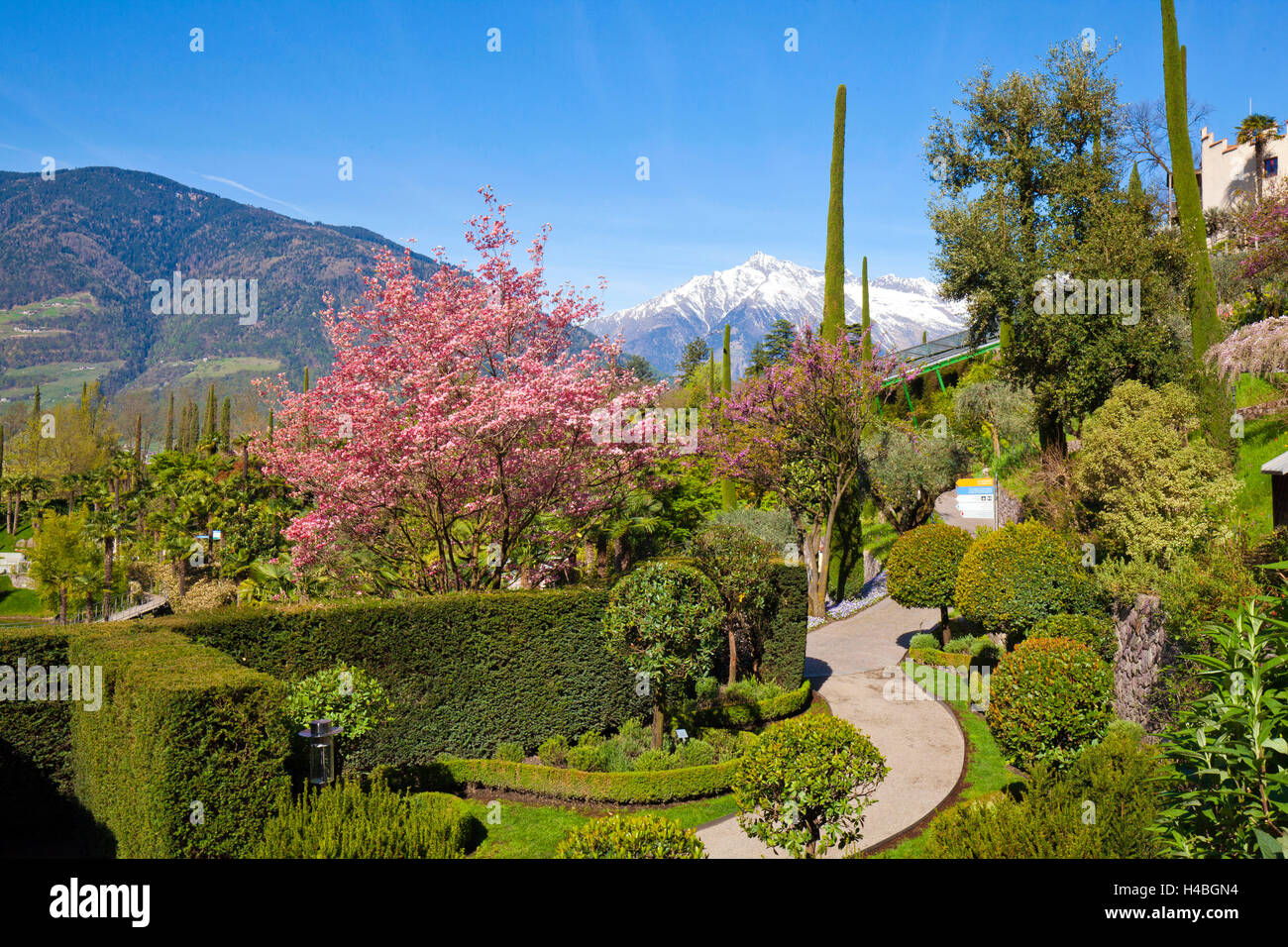 Schloss Trautmannsdorf mit Garten Stockfotografie Alamy