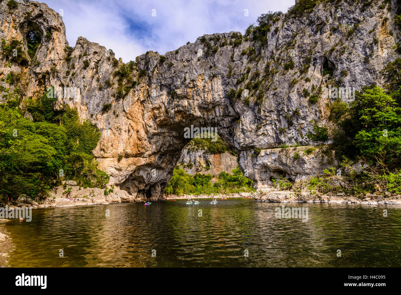 Frankreich, Rhône-Alpes, ArdÞche, Vallon-Pont-d ' Arc, Gorges de l'ArdÞche, Pont d ' Arc Stockfoto