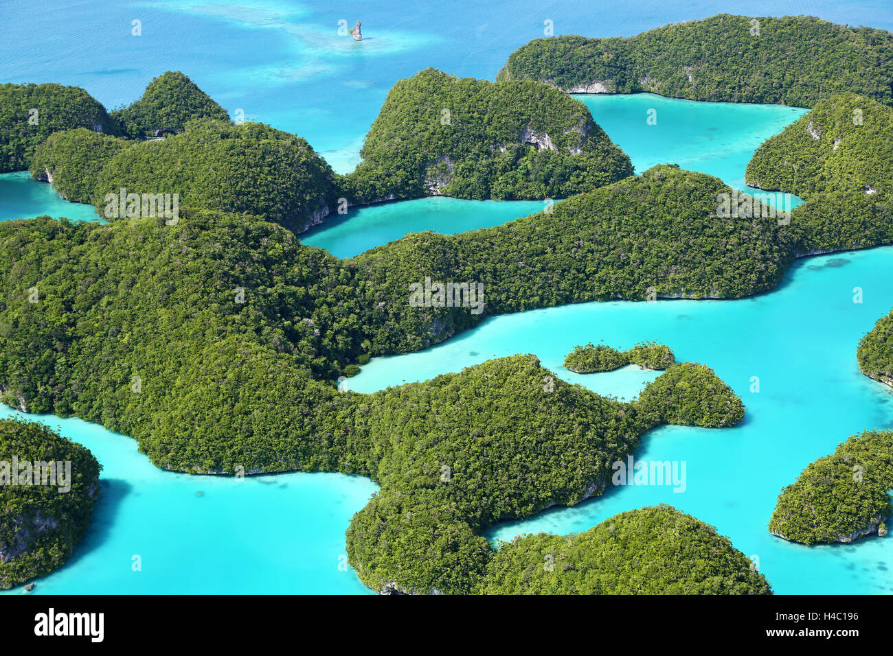 Luftaufnahme des Archipels von siebzig Inseln, Republik Palau, Mikronesien, Pazifik Stockfoto