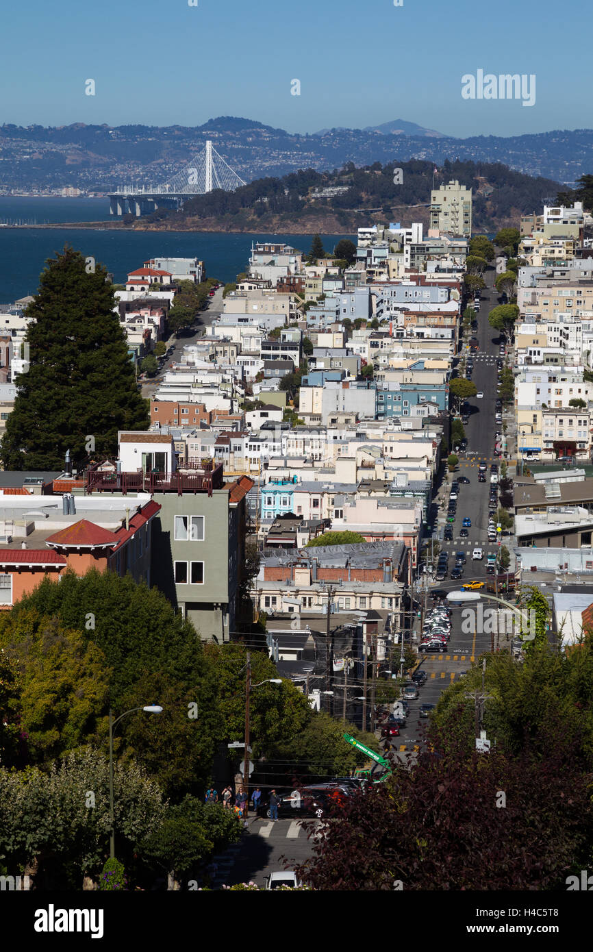 Blick vom Lombard Street auf Downtownn San Francisco, Kalifornien, USA. Stockfoto