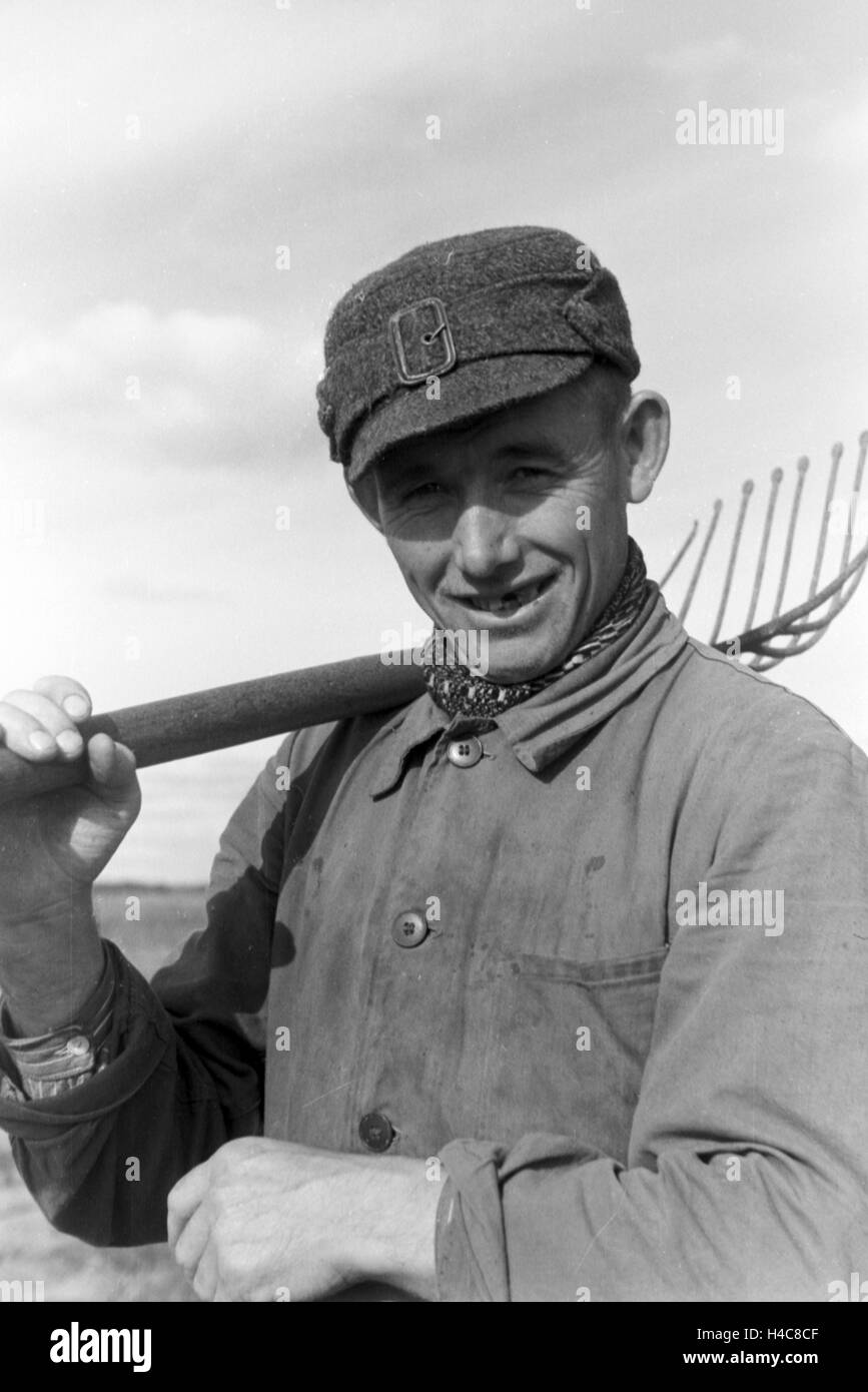 Ein Bauer Bei der Arbeit, 1930er Jahre Deutsches Reich. Ein Bauer bei