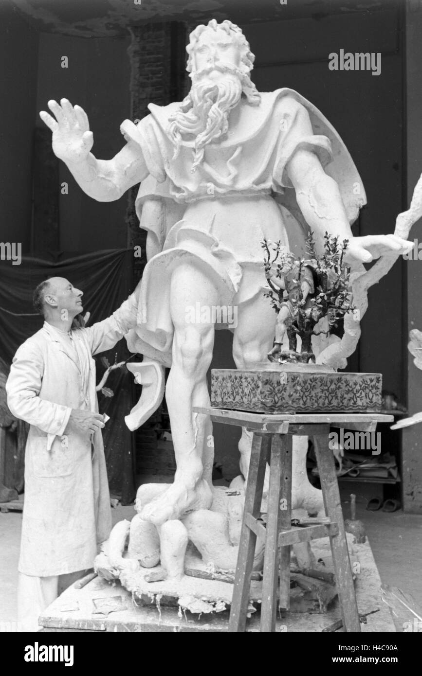 Vorbereitungen Für die Große Deutsche Kunstausstellung Im Neuen Haus der Kunst in München, Deutschland, 1930er Jahre. Vorbereitungen für die große deutsche Kunstausstellung im neuen Haus der Kunst in München, 1930er Jahre Stockfoto