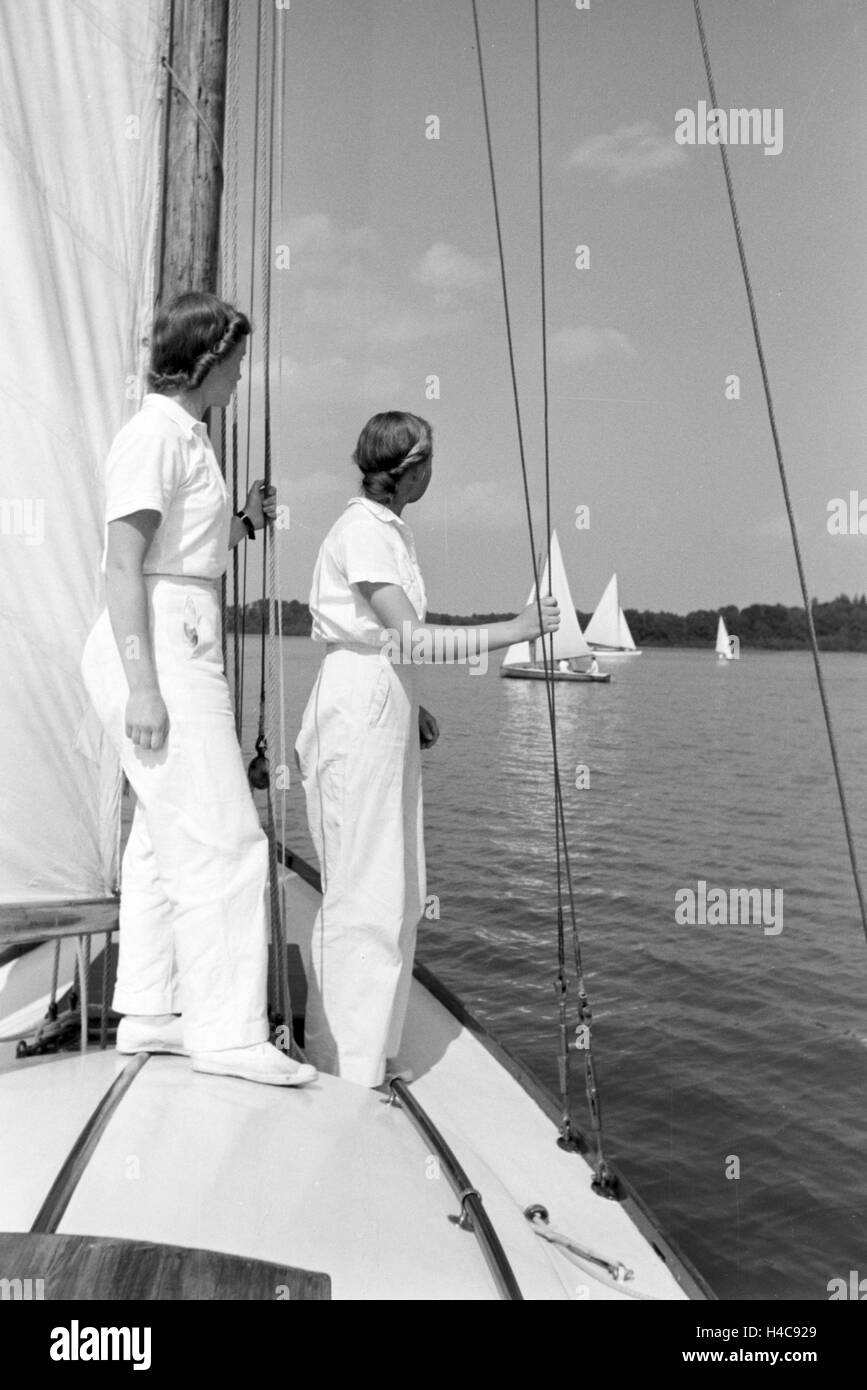 Unterricht Im Segeln Auf Dem Chiemsee, Deutschland 1930er Jahre. Segelkurse am Chiemsee, Deutschland der 1930er Jahre Stockfoto