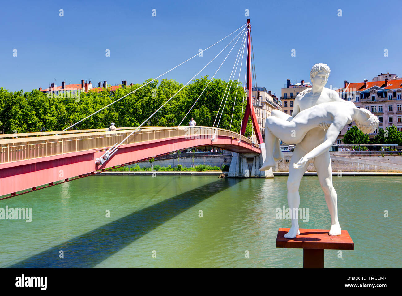 Das Gewicht Oneself, Skulptur, Elmgreen & ziehen gesetzt, zentrale Justizpalast, Saone, Old Town, Lyons, Region Auvergne Rhône Alptraum, Frankreich, Stockfoto